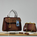 Ladies Fashion Crocodile Pattern Patent Leather Handbag